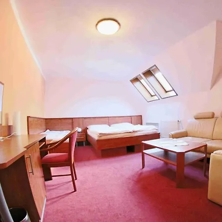 Koruna كارلستين